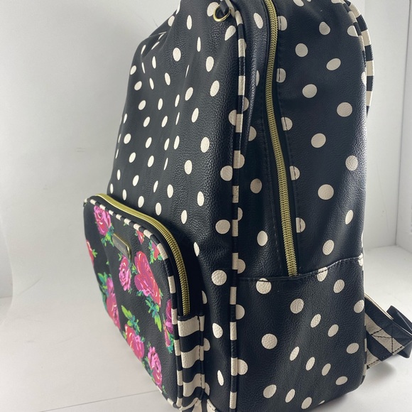 Backpack - Picture 3 of 6